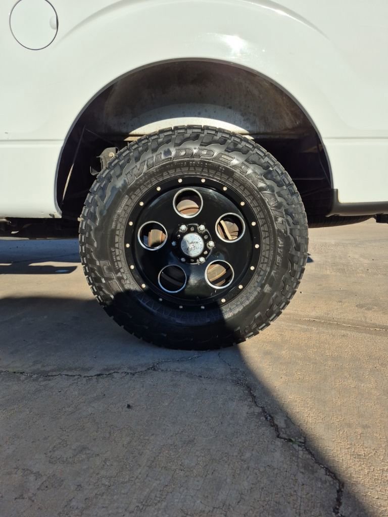 Used 2014 Ford F150 XLT w/ XLT Chrome Package RWD image 10