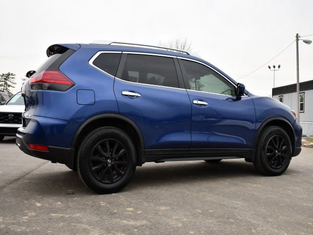Used 2017 Nissan Rogue SV w/ SV Premium Package image 7