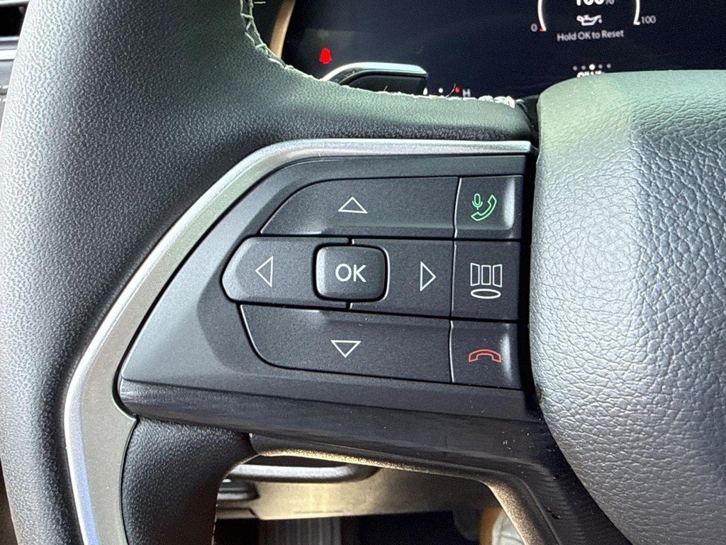 Used 2025 Jeep Grand Cherokee L Altitude AWD/4WD image 19
