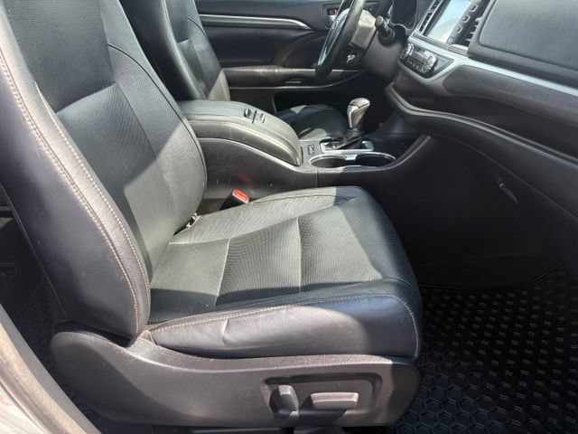 Used 2018 Toyota Highlander Limited AWD/4WD image 21