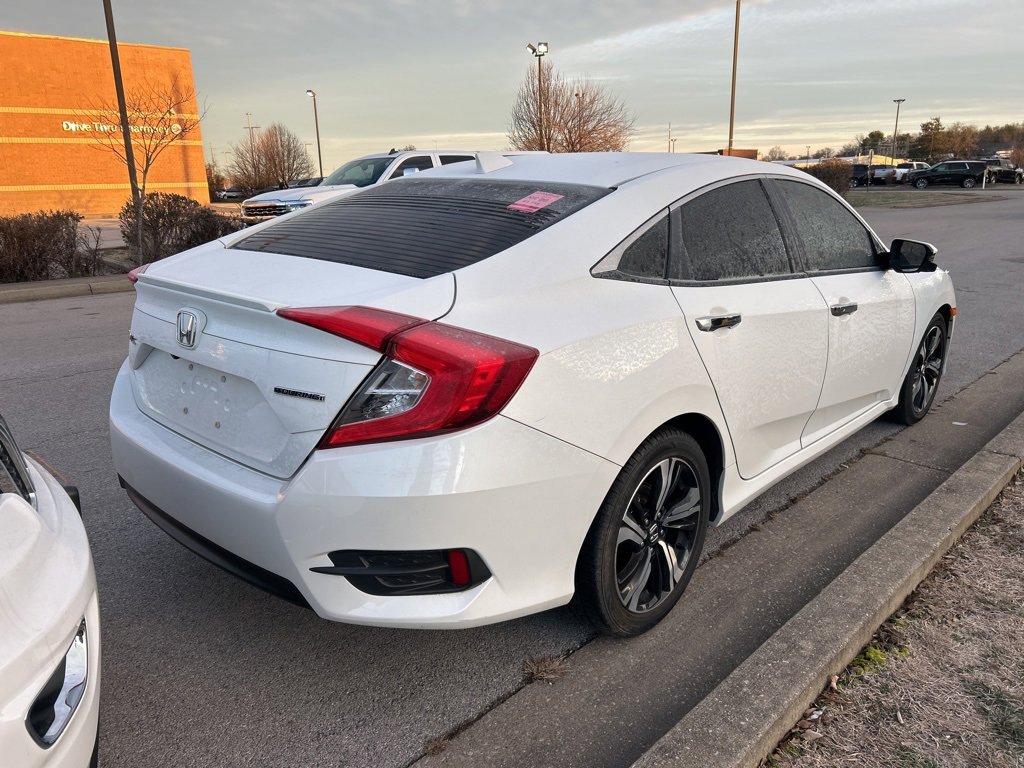 Used 2018 Honda Civic Touring image 4