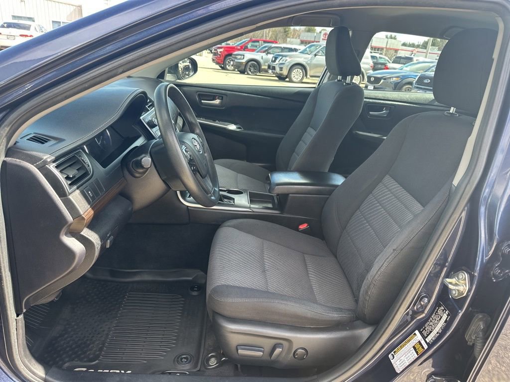 Used 2017 Toyota Camry LE image 12