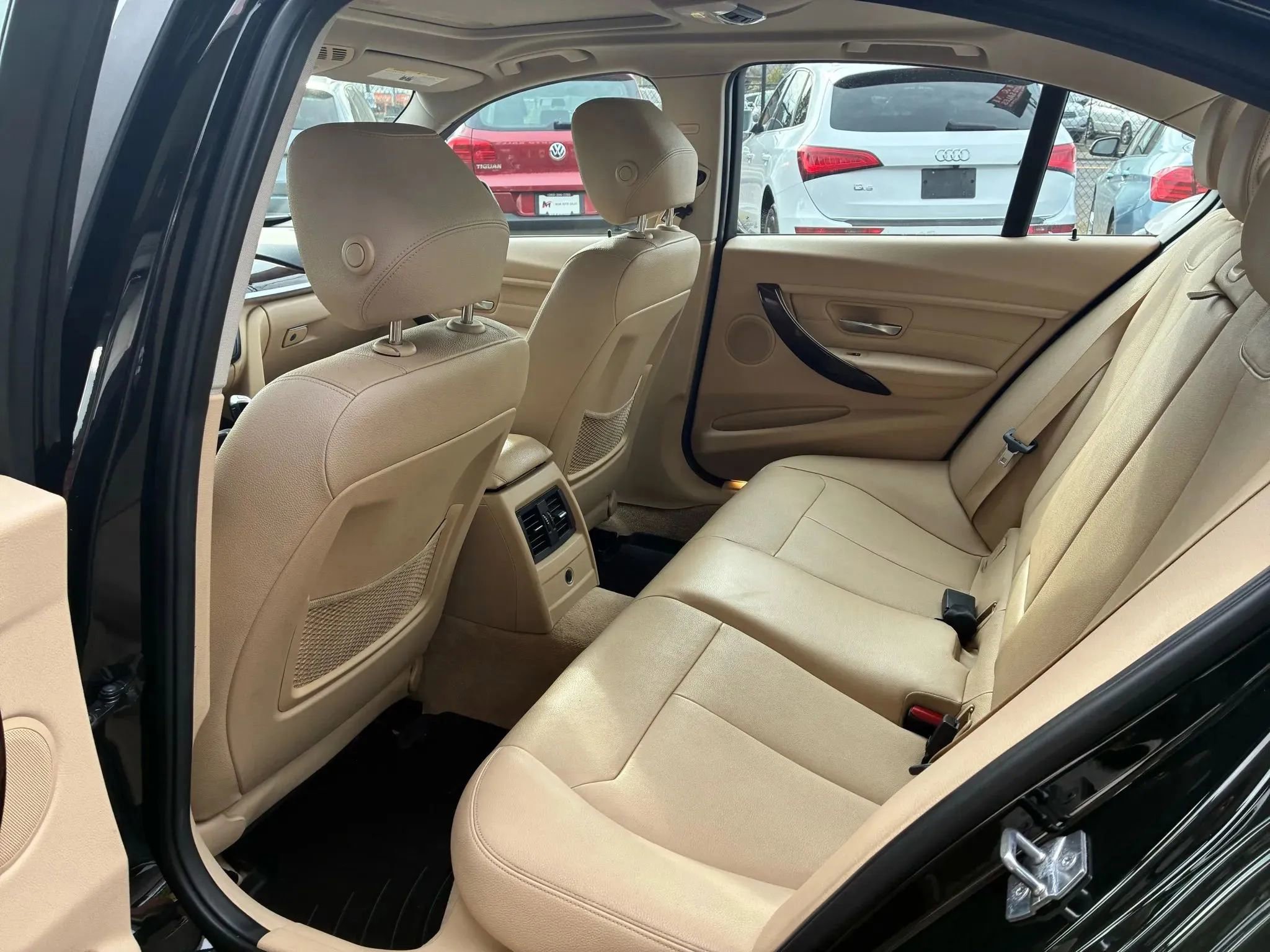 Used 2015 BMW 328i Sedan w/ Premium Package image 12