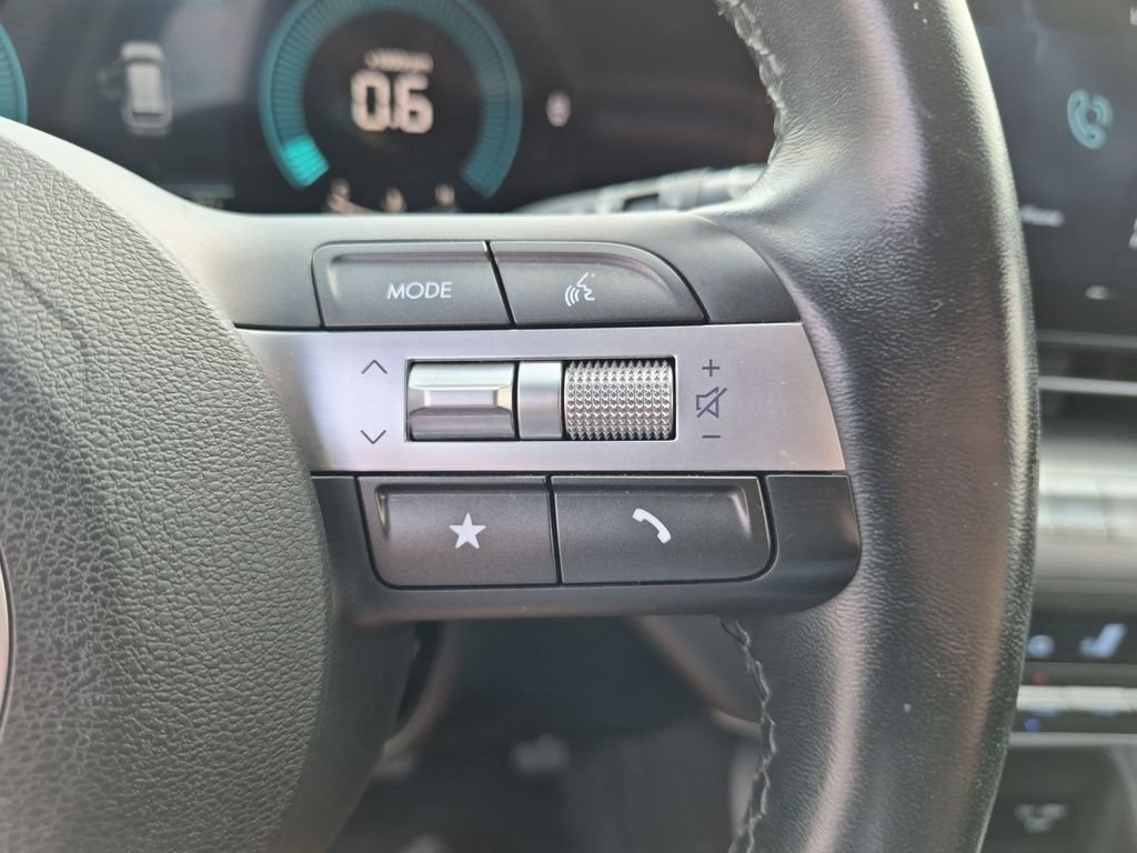 Used 2025 Hyundai Kona SEL FWD image 19