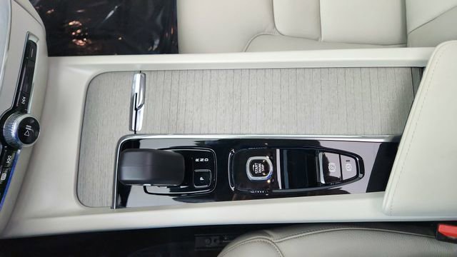 Used 2024 Volvo S60 B5 Plus w/ Climate Package image 52