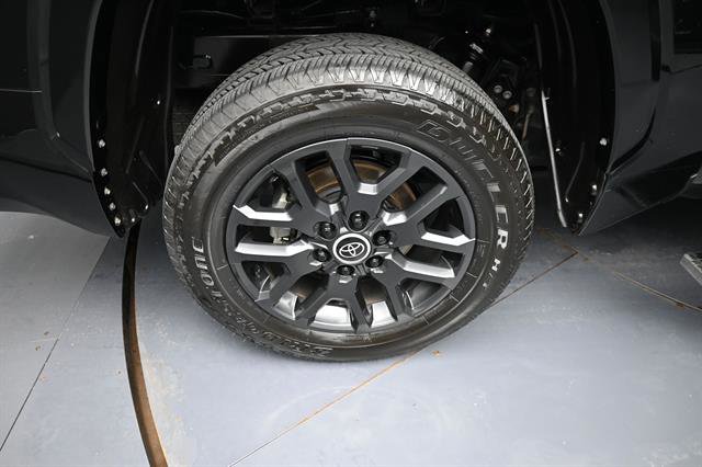 Used 2024 Toyota Tundra Platinum AWD/4WD image 23