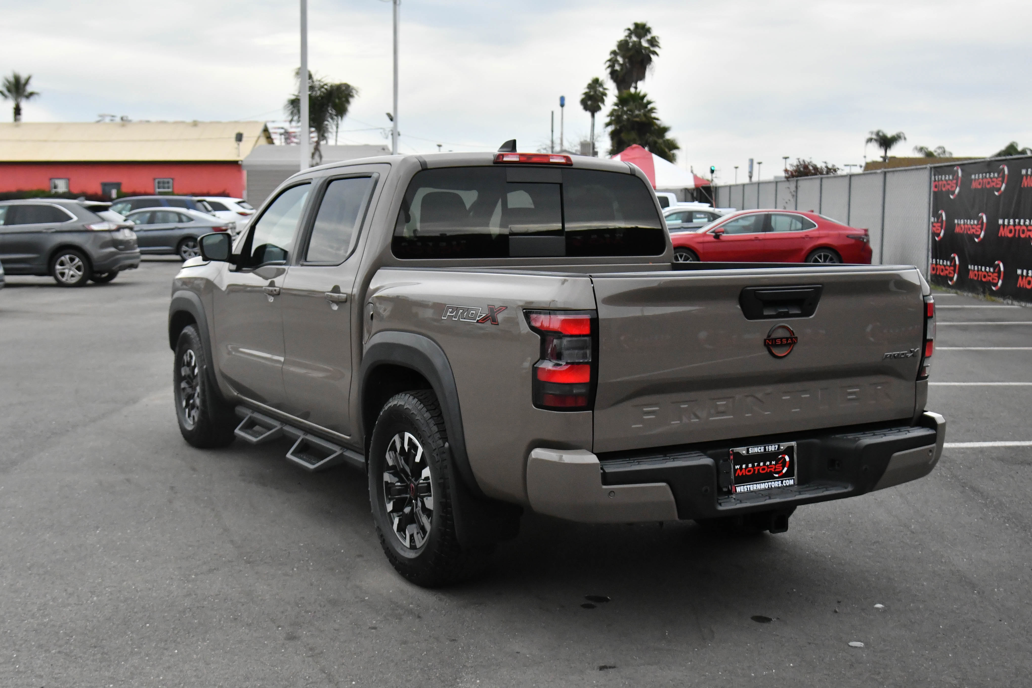 Used 2023 Nissan Frontier Pro-X w/ Pro Convenience Package image 6