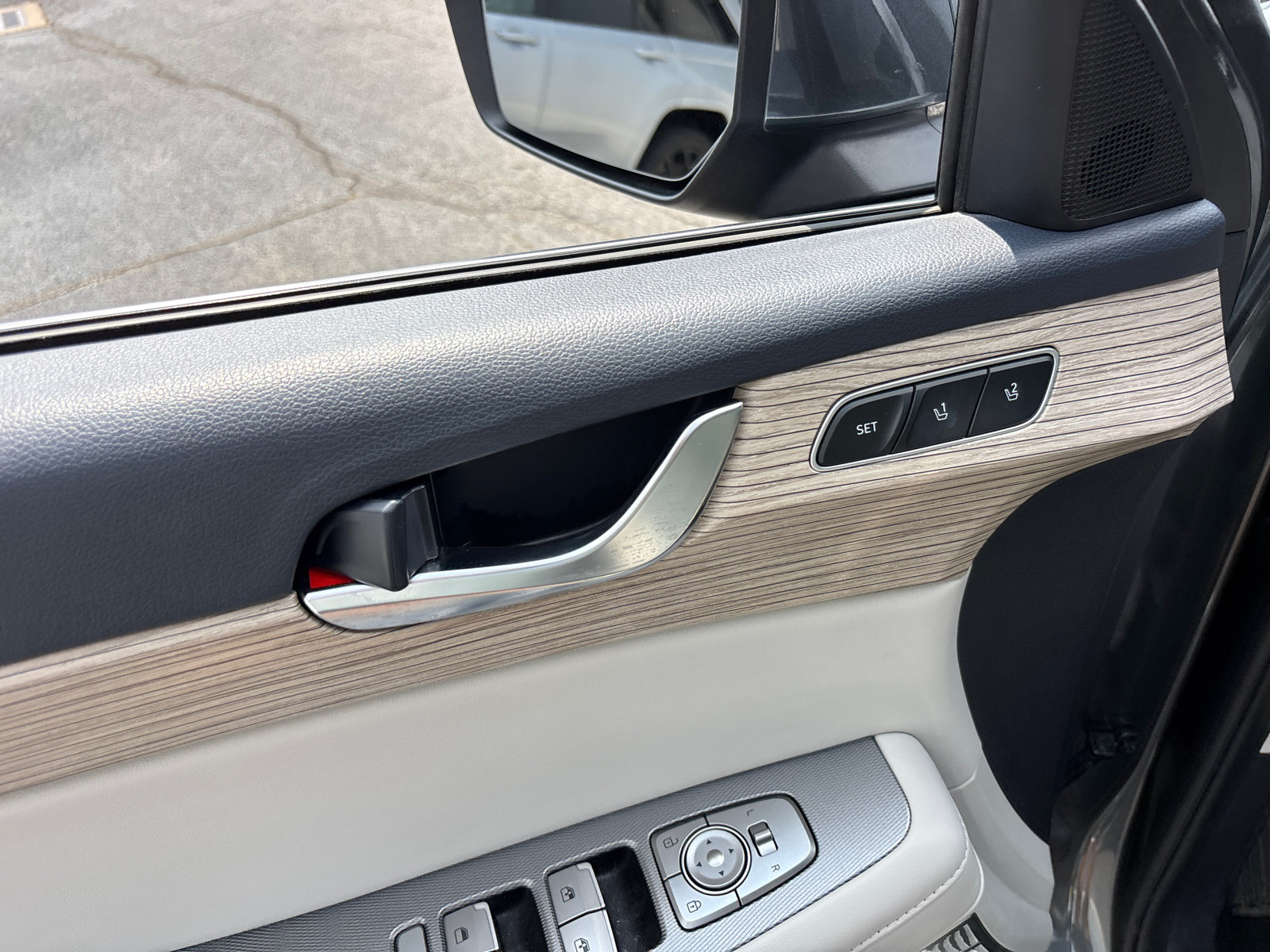 Used 2021 Hyundai Palisade Limited FWD image 12