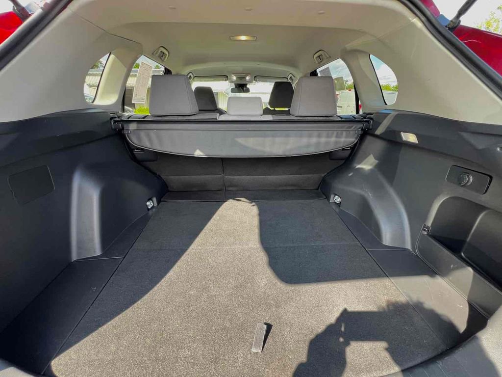 Used 2023 Toyota RAV4 XLE image 30