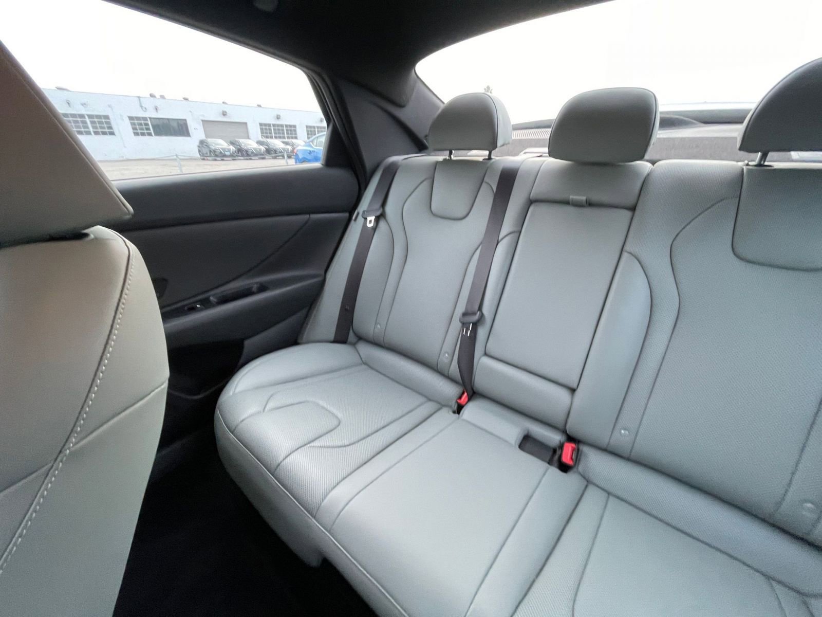 Used 2025 Hyundai Elantra Limited image 39