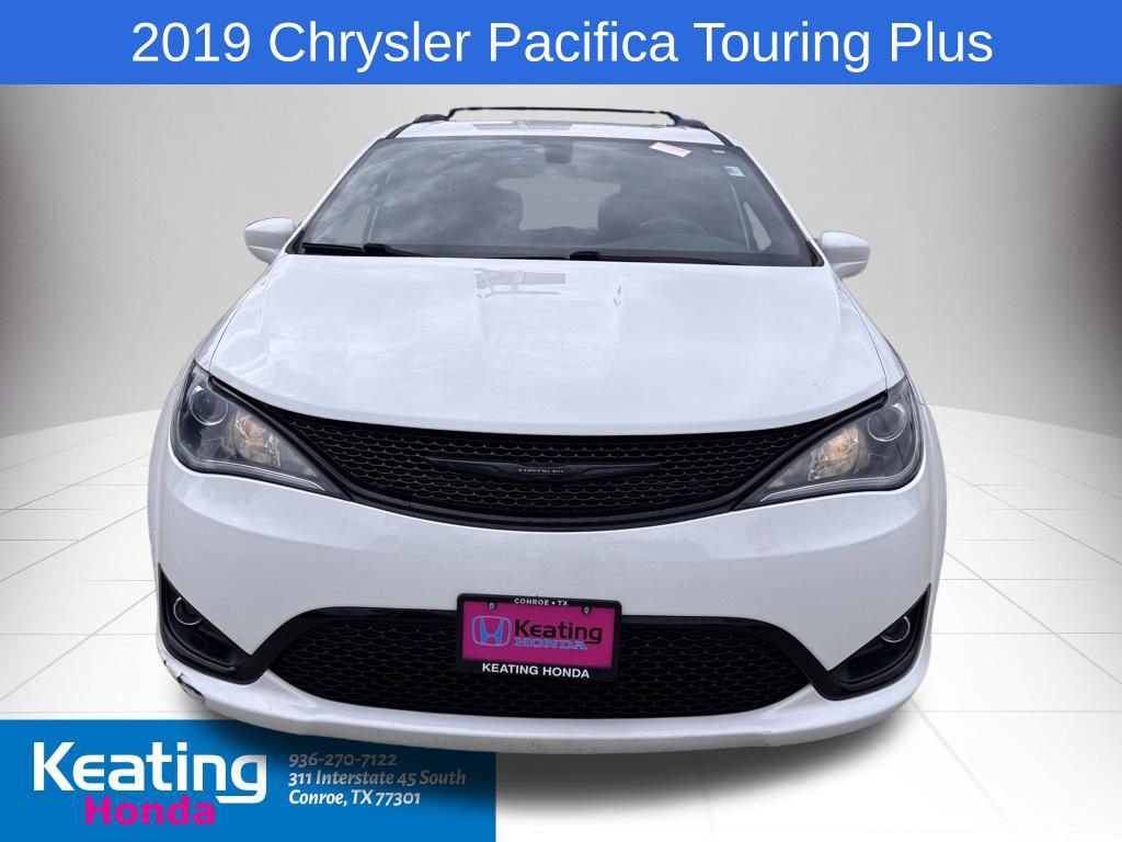 Used 2019 Chrysler Pacifica Touring Plus w/ S Appearance Package FWD image 2
