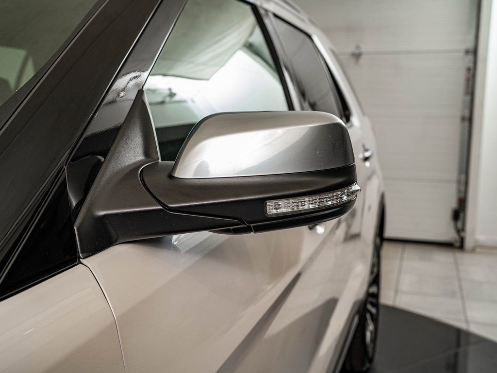 Used 2017 Ford Explorer Platinum image 15