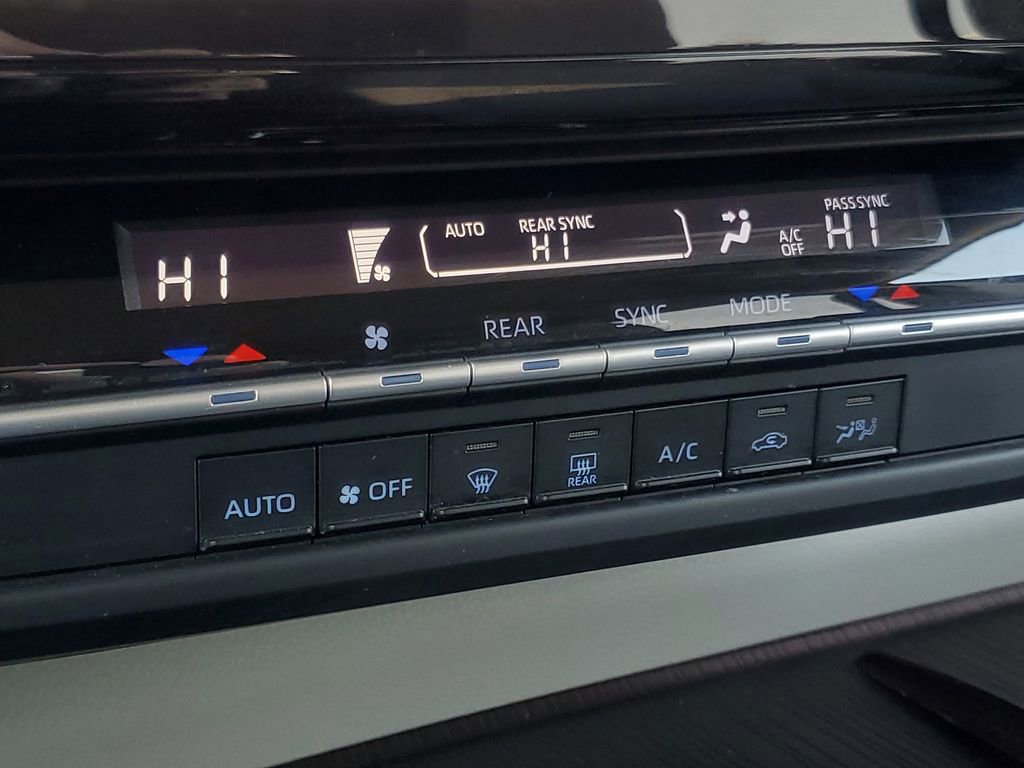 Used 2023 Toyota Sienna LE image 22