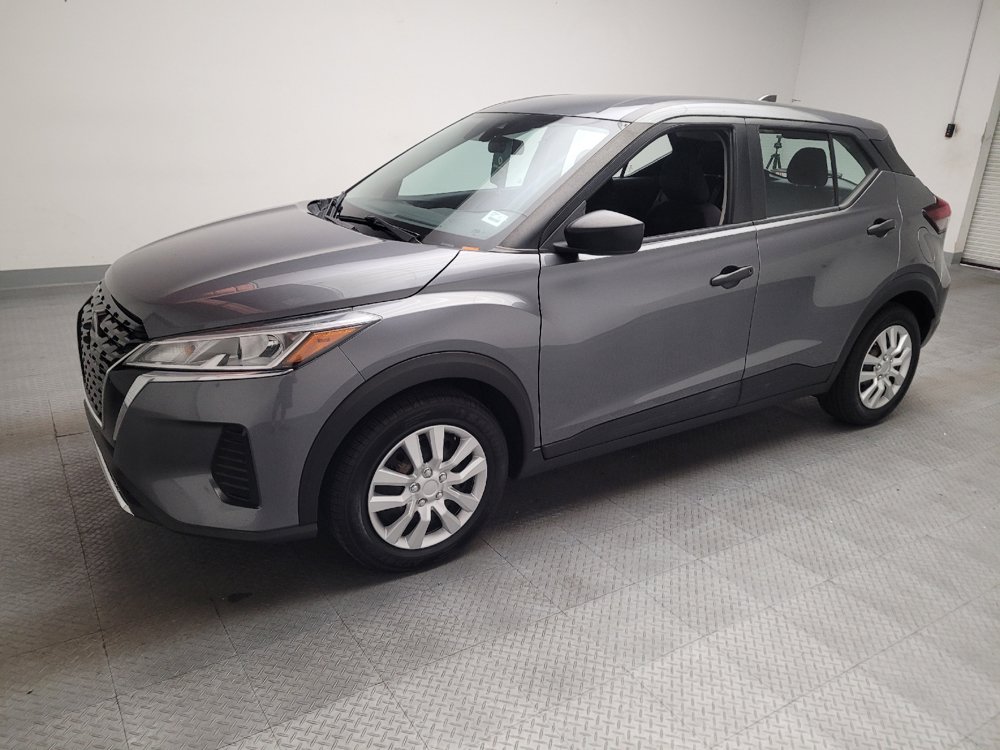 Used 2022 Nissan Kicks S FWD image 2