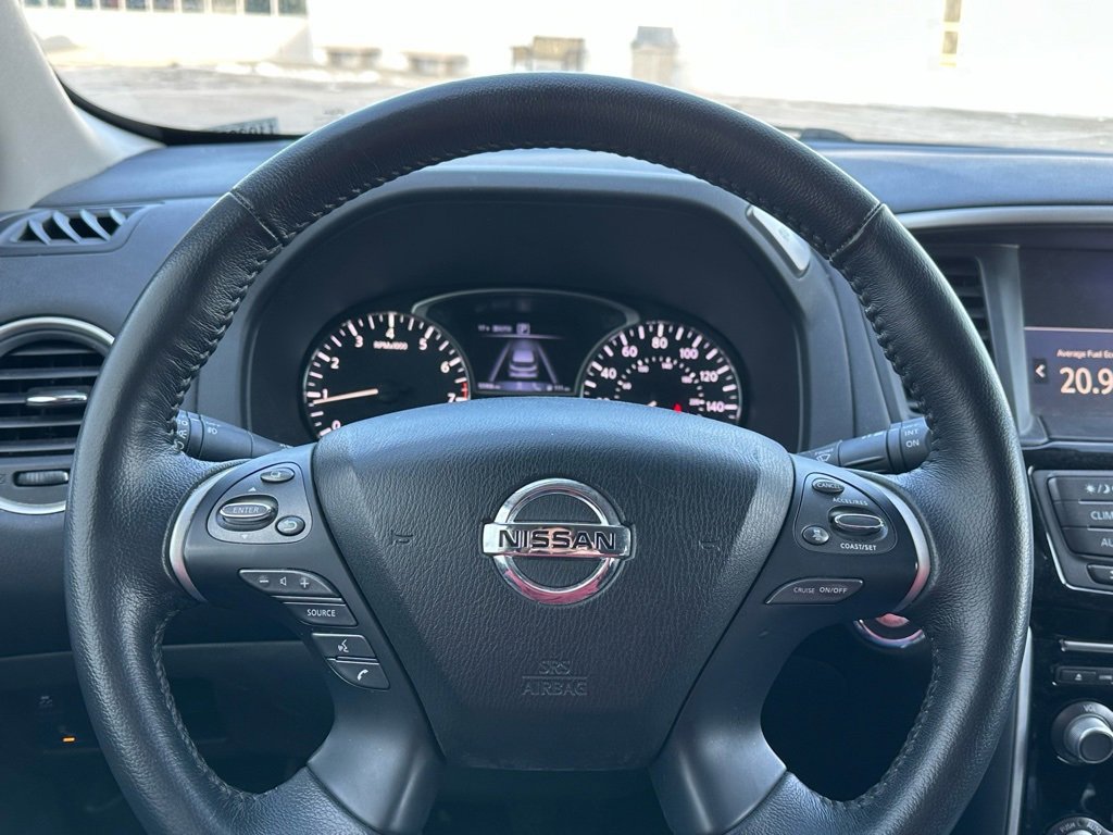 Used 2020 Nissan Pathfinder SV image 24