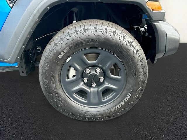 Used 2025 Jeep Wrangler Sport image 29