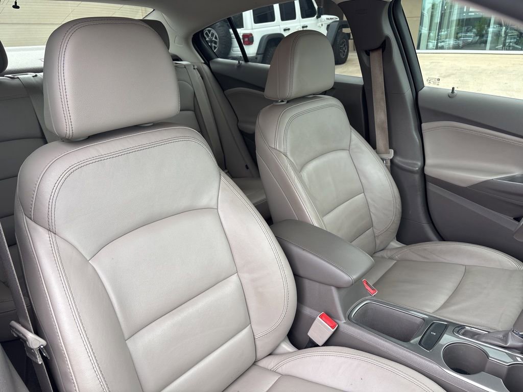 Used 2017 Chevrolet Cruze Premier image 14