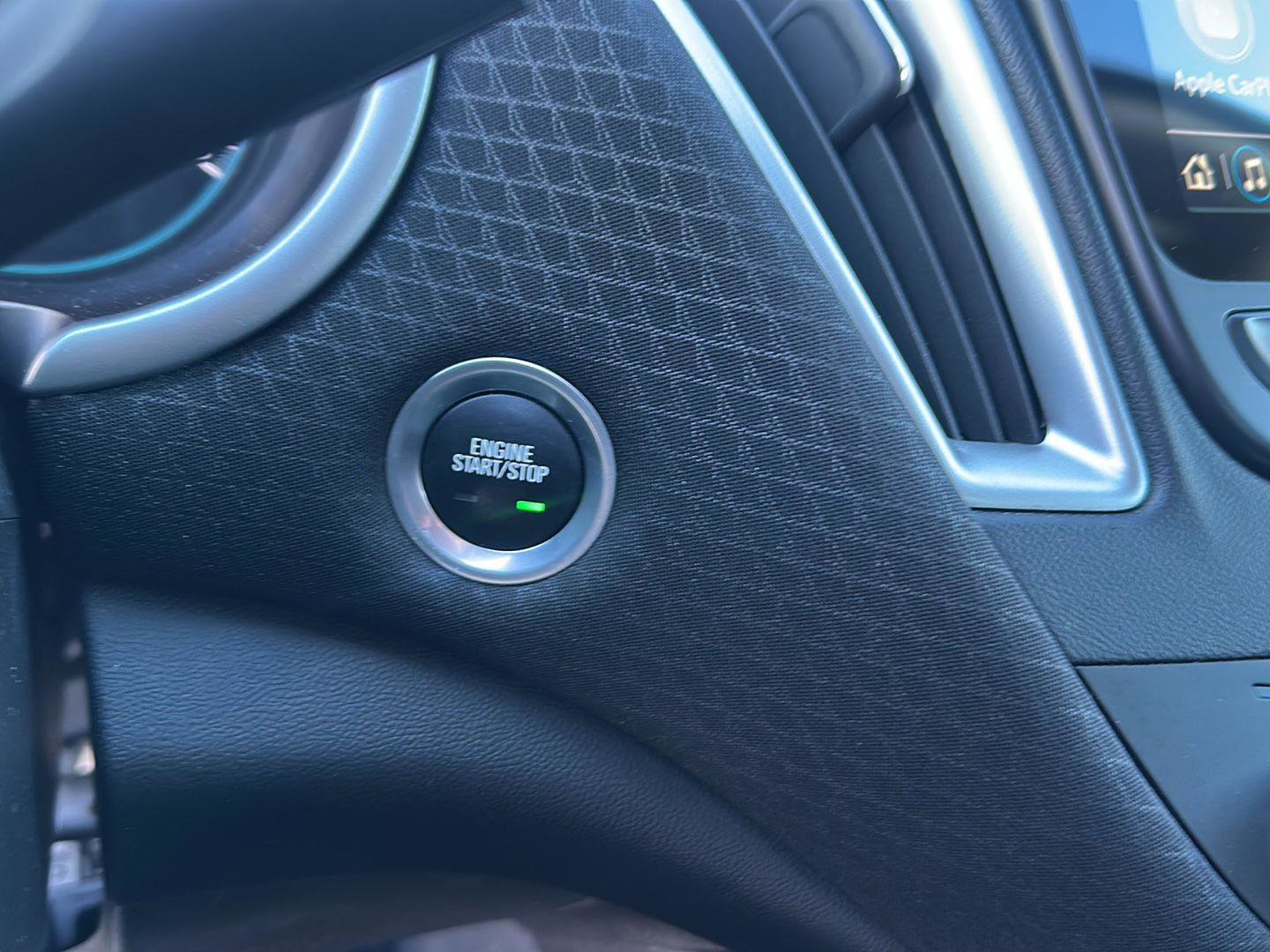 Used 2024 Chevrolet Malibu LT image 32