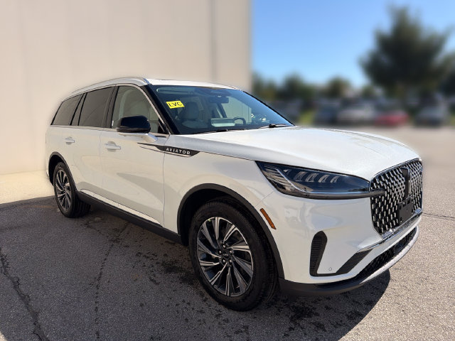 New 2027 Lincoln Aviator AWD image 3