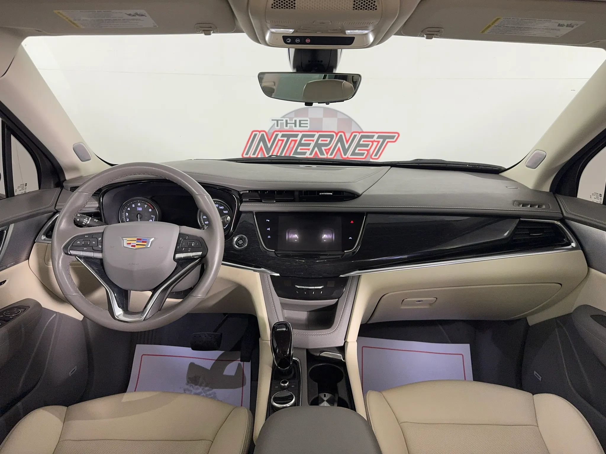 Used 2024 Cadillac XT6 Premium Luxury w/ Technology Package AWD/4WD image 11
