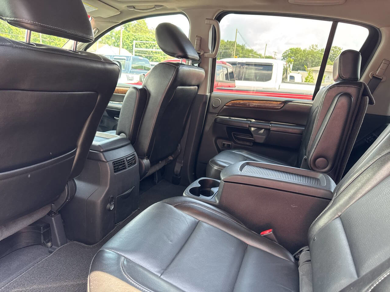 Used 2010 Nissan Armada Platinum image 22