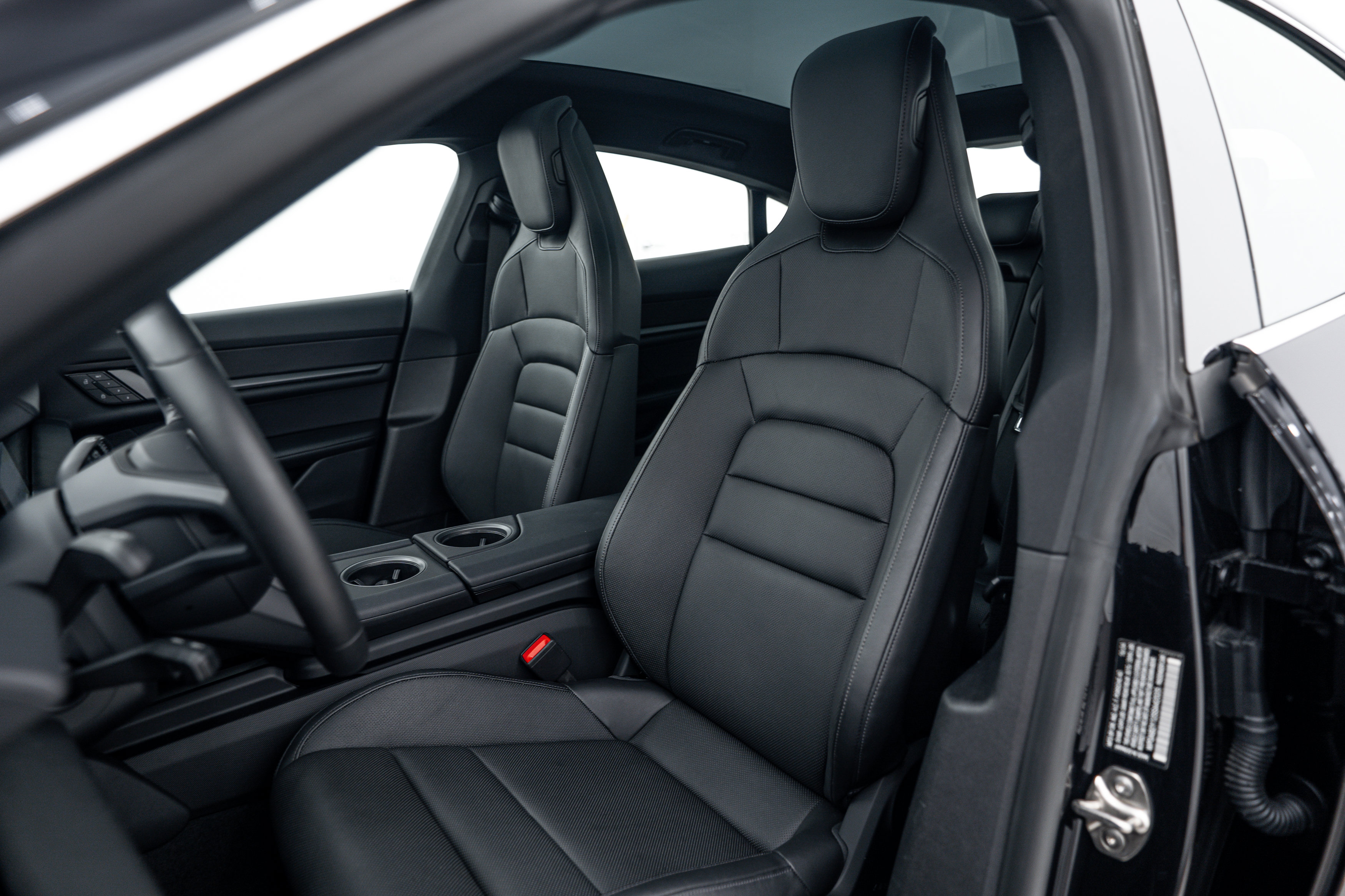 Certified 2025 Porsche Taycan 4S AWD/4WD image 20