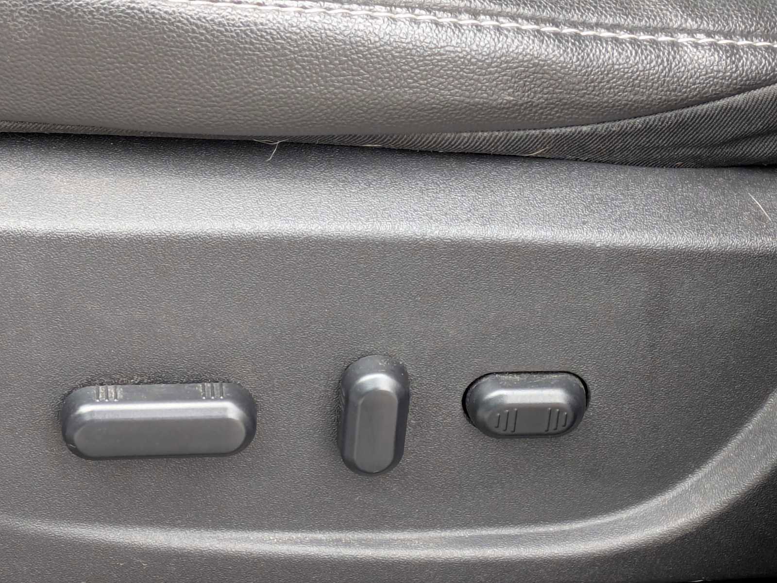 Used 2015 Ford Escape SE w/ Equipment Group 201A image 16