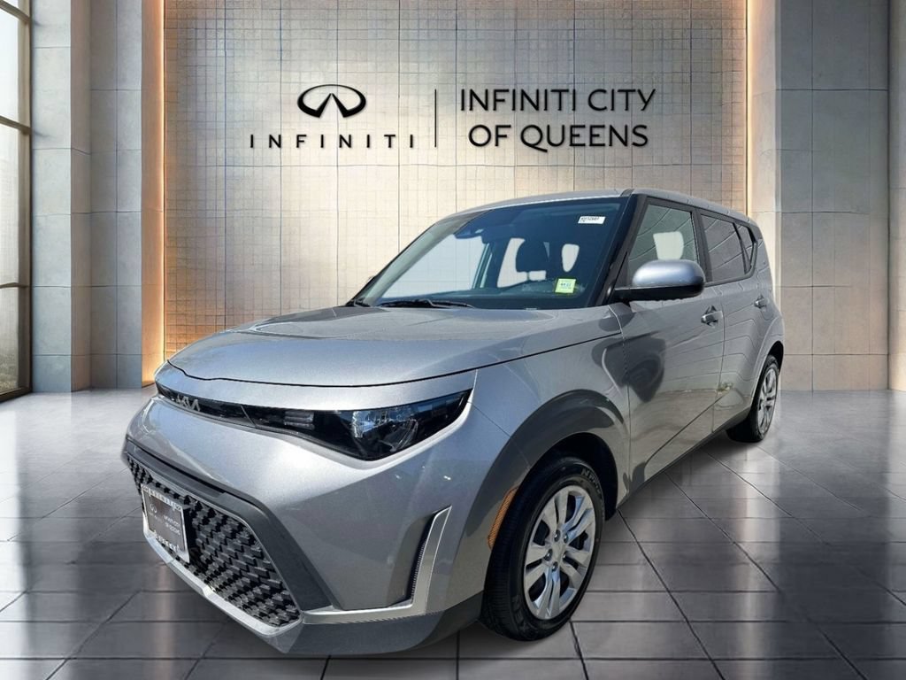 Used 2023 Kia Soul LX FWD image 5