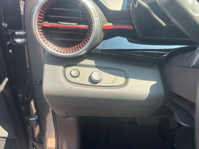 New 2026 Chevrolet Trax RS w/ Sunroof Package FWD image 20