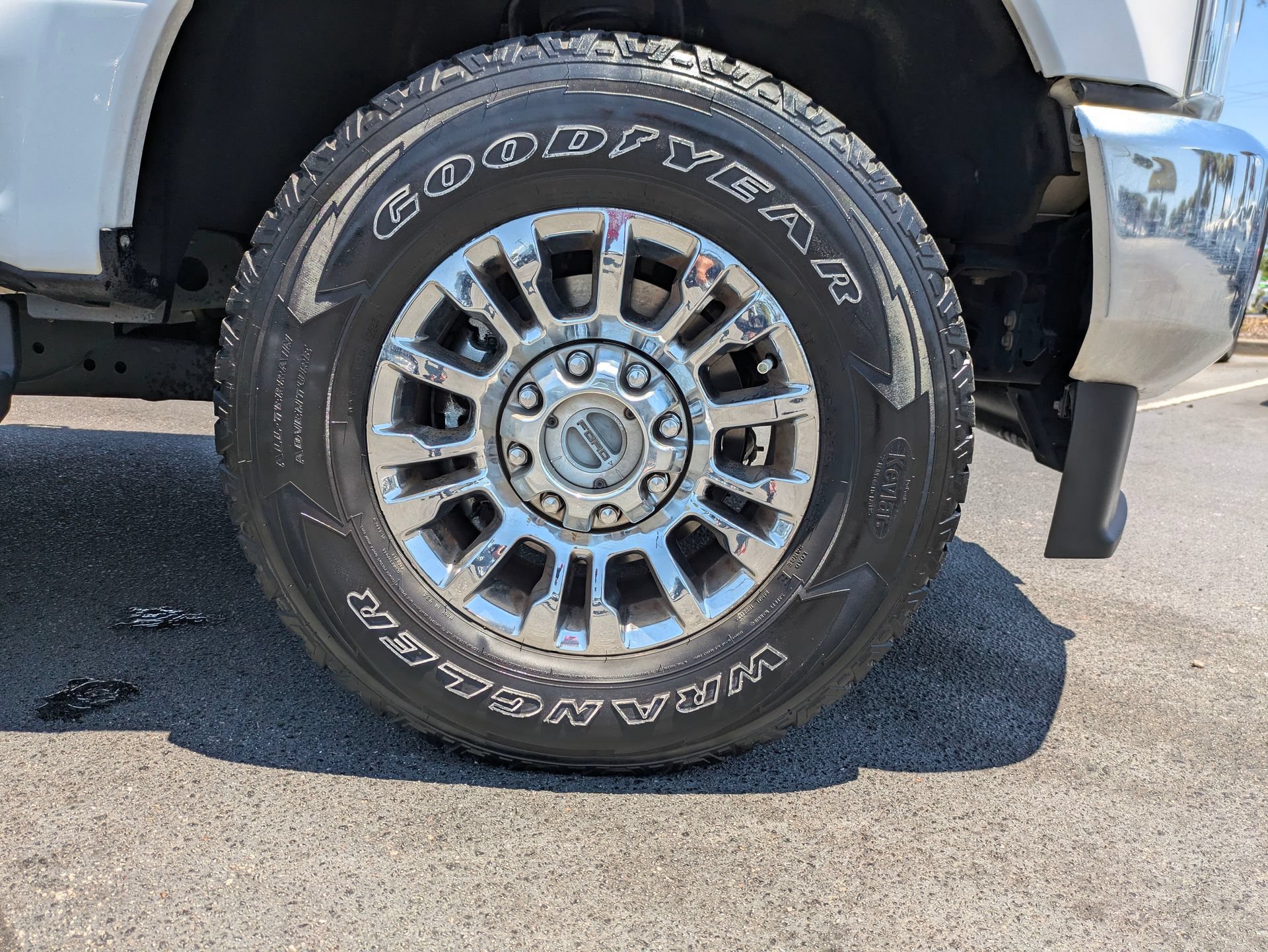 Certified 2020 Ford F250 XLT w/ XLT Premium Package AWD/4WD image 12