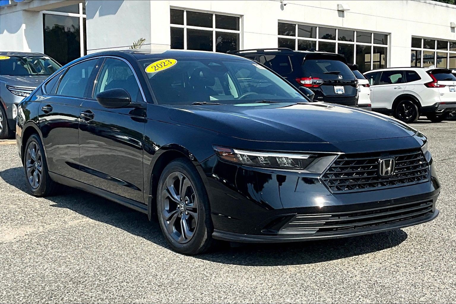 Used 2023 Honda Accord EX image 11
