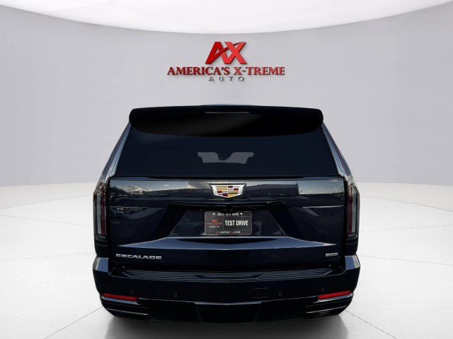 Used 2025 Cadillac Escalade ESV Sport w/ Touring Package image 4