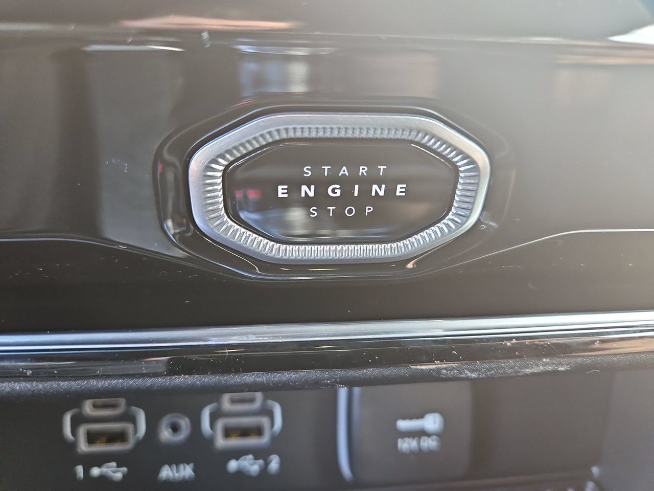 New 2026 Jeep Grand Cherokee Altitude AWD/4WD image 25