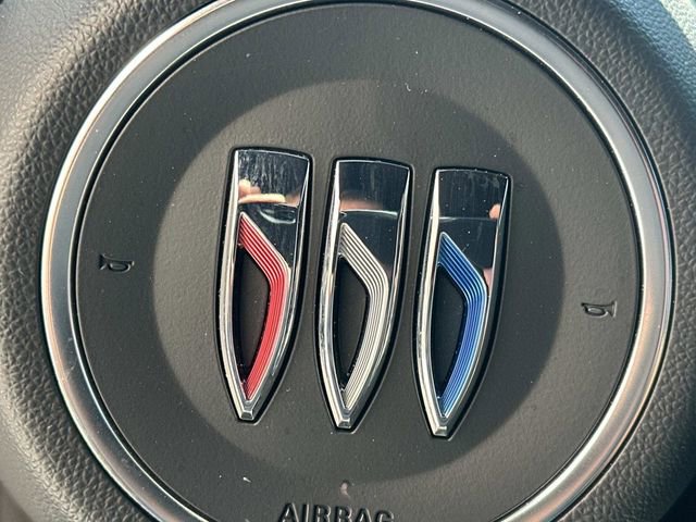 Used 2025 Buick Enclave Avenir w/ Super Cruise Package FWD image 27