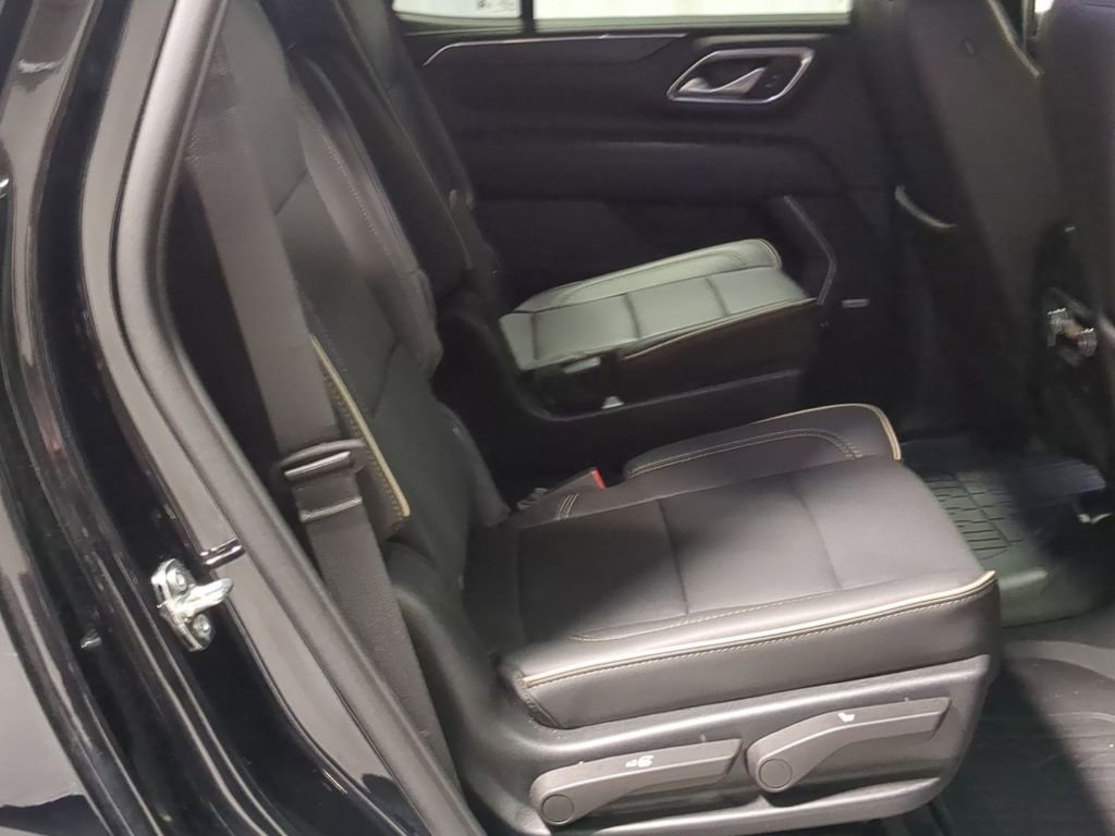 Used 2023 GMC Yukon SLT w/ SLT Luxury Package AWD/4WD image 24