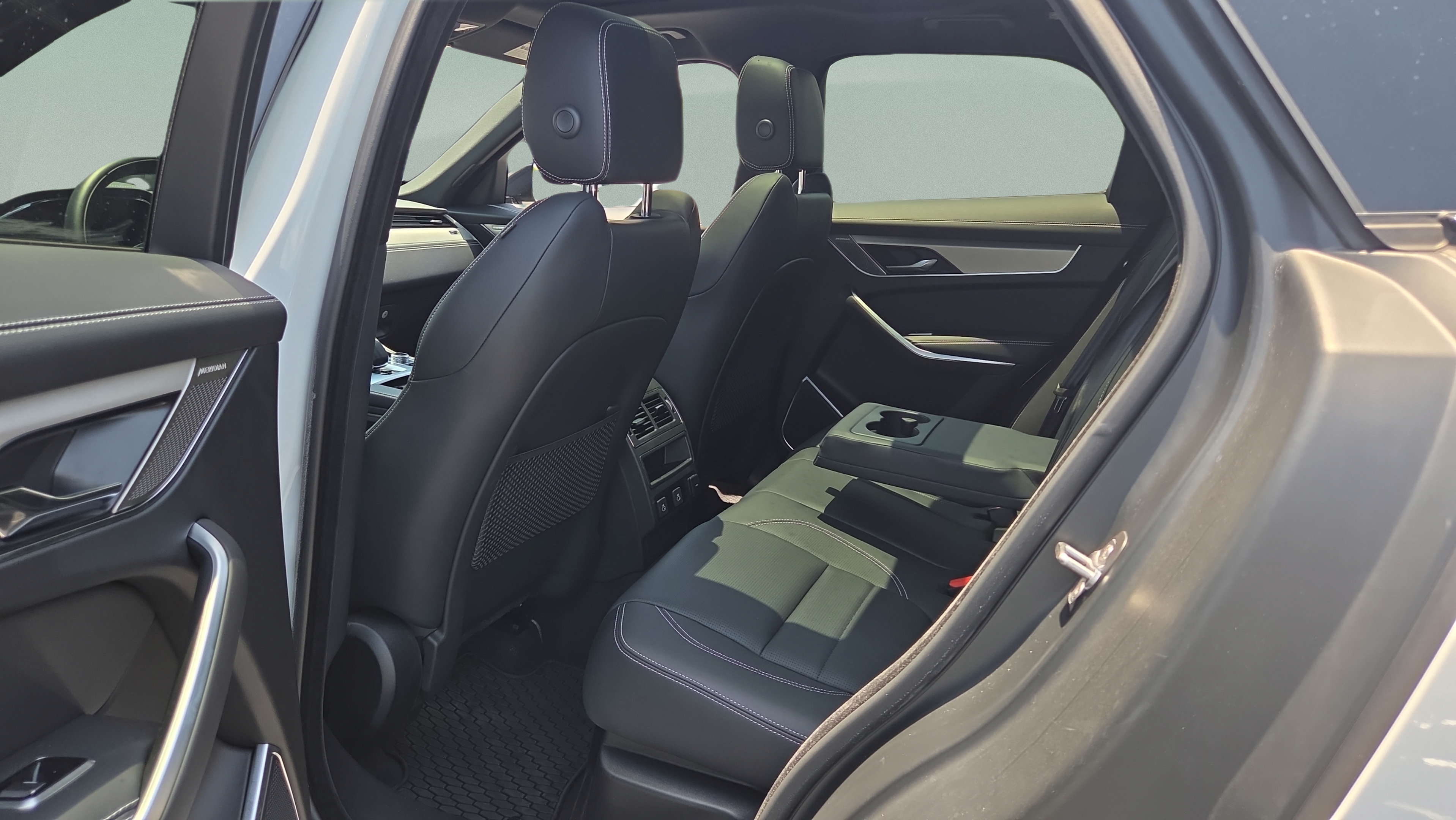 Used 2026 Jaguar F-PACE R-Dynamic S AWD/4WD image 11