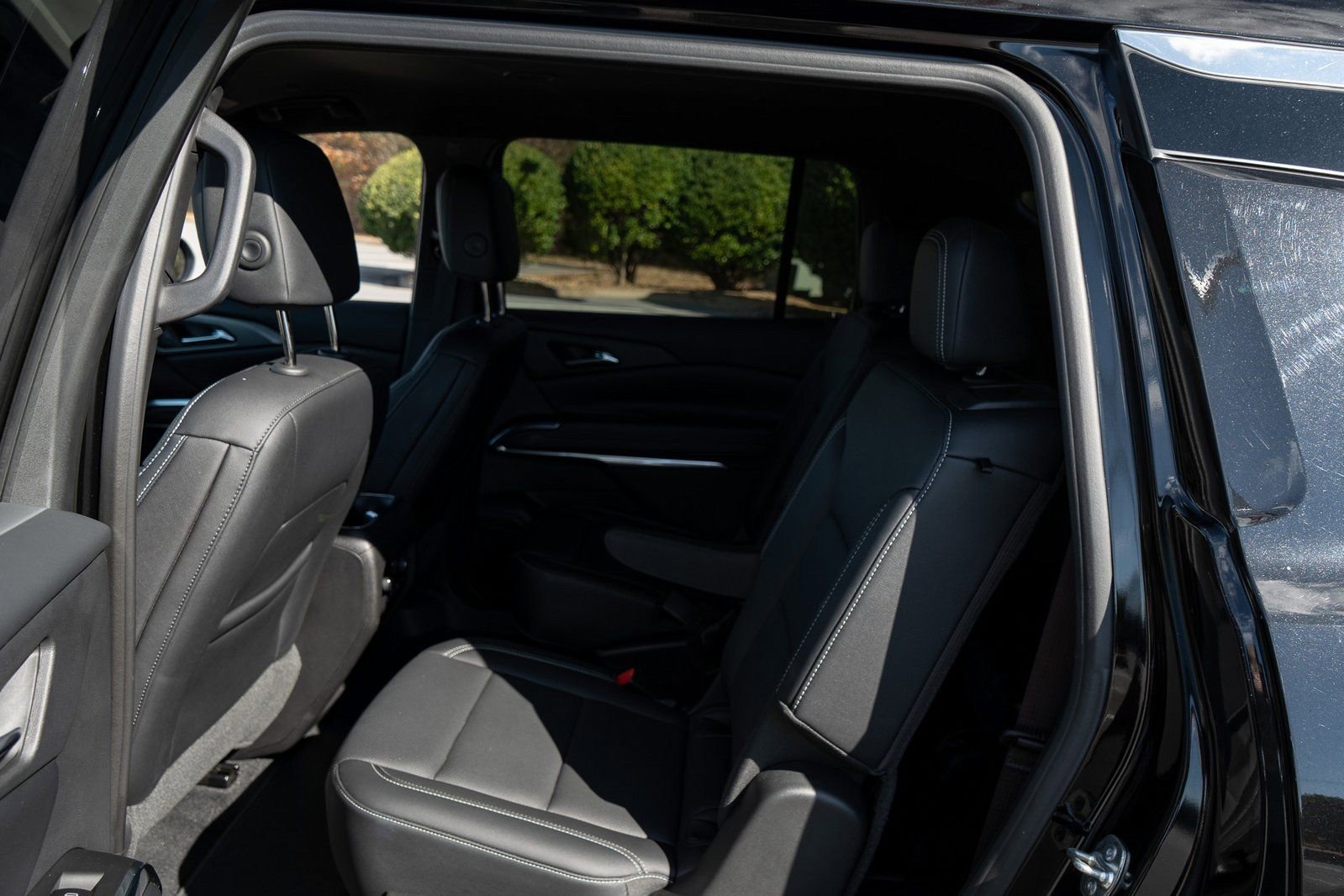 Used 2025 Chevrolet Traverse LT image 18