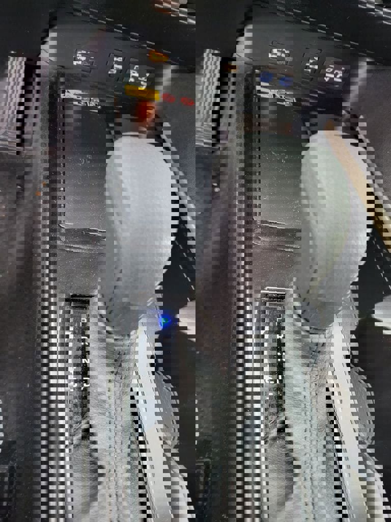 Used 2025 Toyota Camry LE image 8