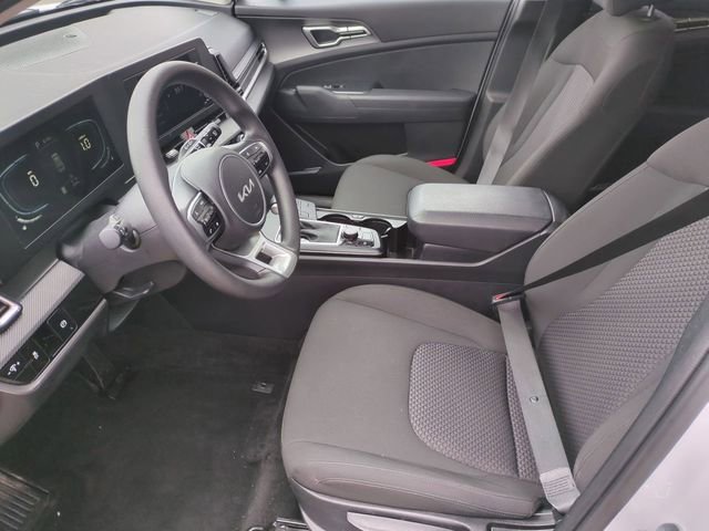 Used 2025 Kia Sportage LX image 17