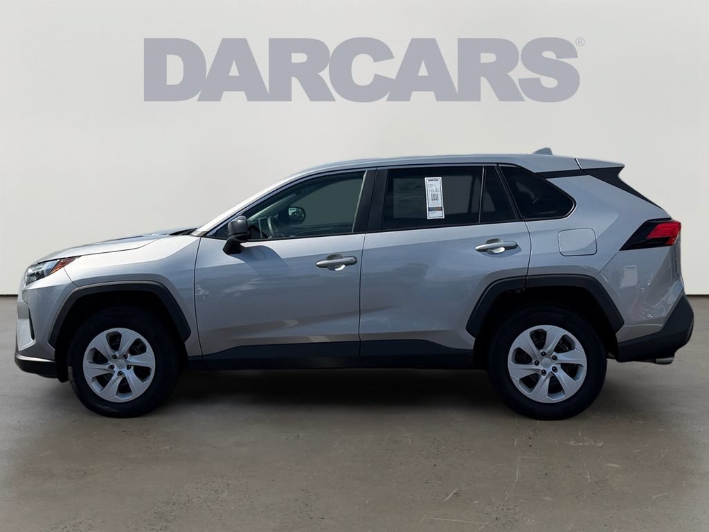 Used 2025 Toyota RAV4 LE AWD/4WD image 4