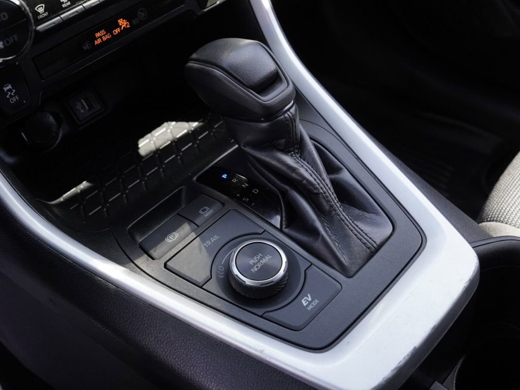 Used 2023 Toyota RAV4 LE AWD/4WD image 17