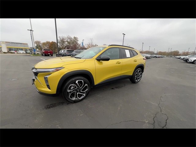 Used 2024 Chevrolet Trax RS w/ Sunroof Package image 4