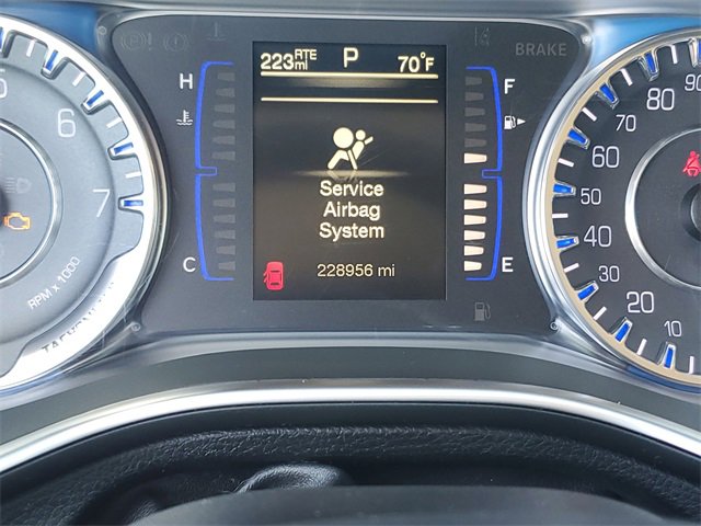 Used 2016 Chrysler 200 Limited w/ Convenience Group image 17