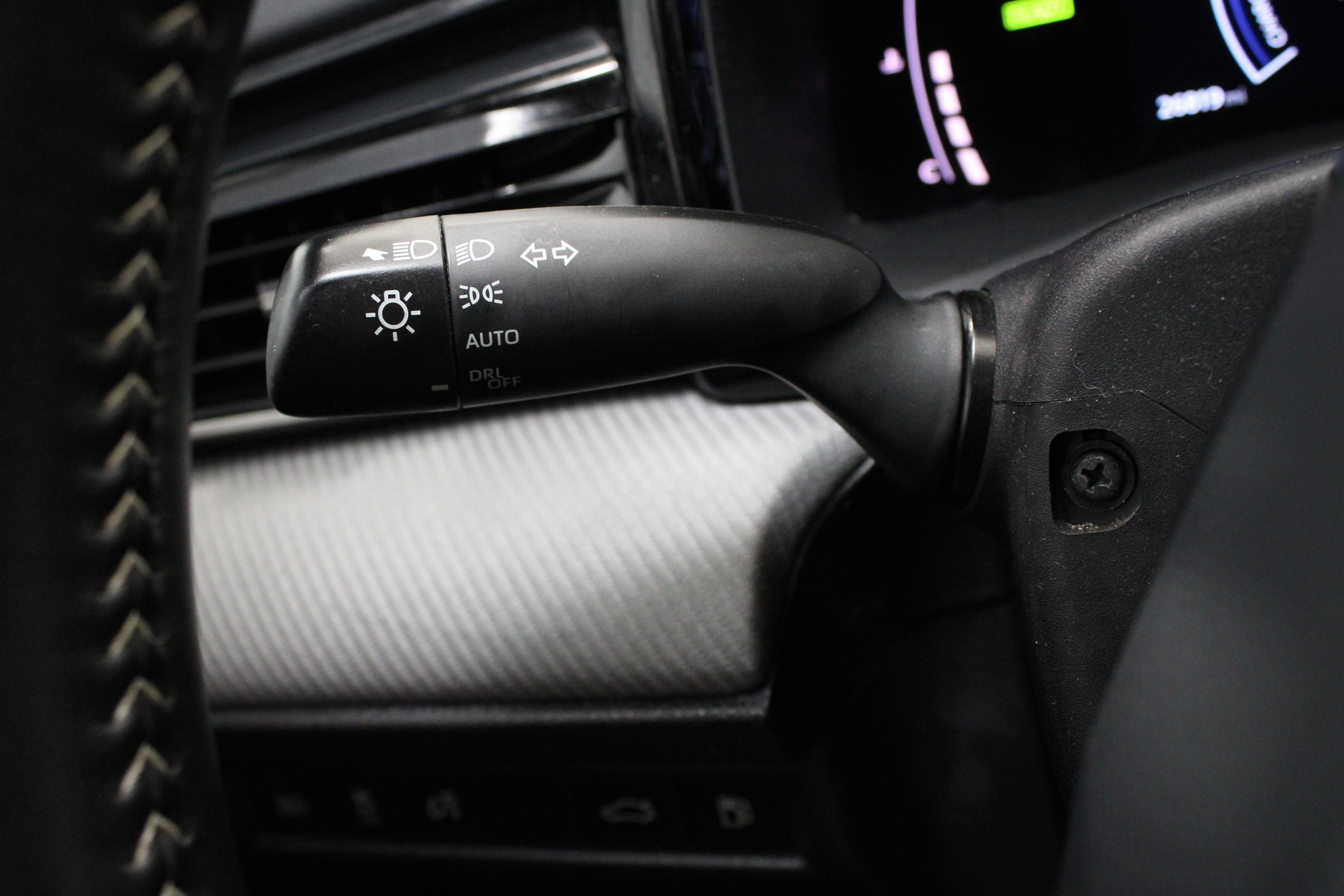 Used 2025 Toyota Camry SE w/ Convenience Package FWD image 25