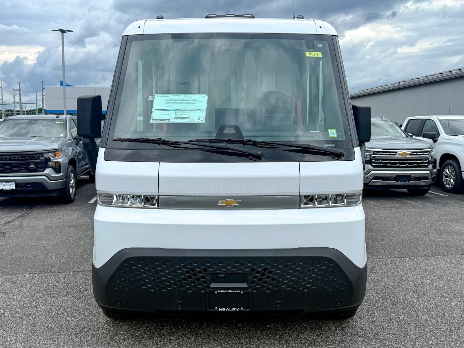 New 2026 Chevrolet Brightdrop 400 w/ Battery Pack, Max Range AWD/4WD image 2