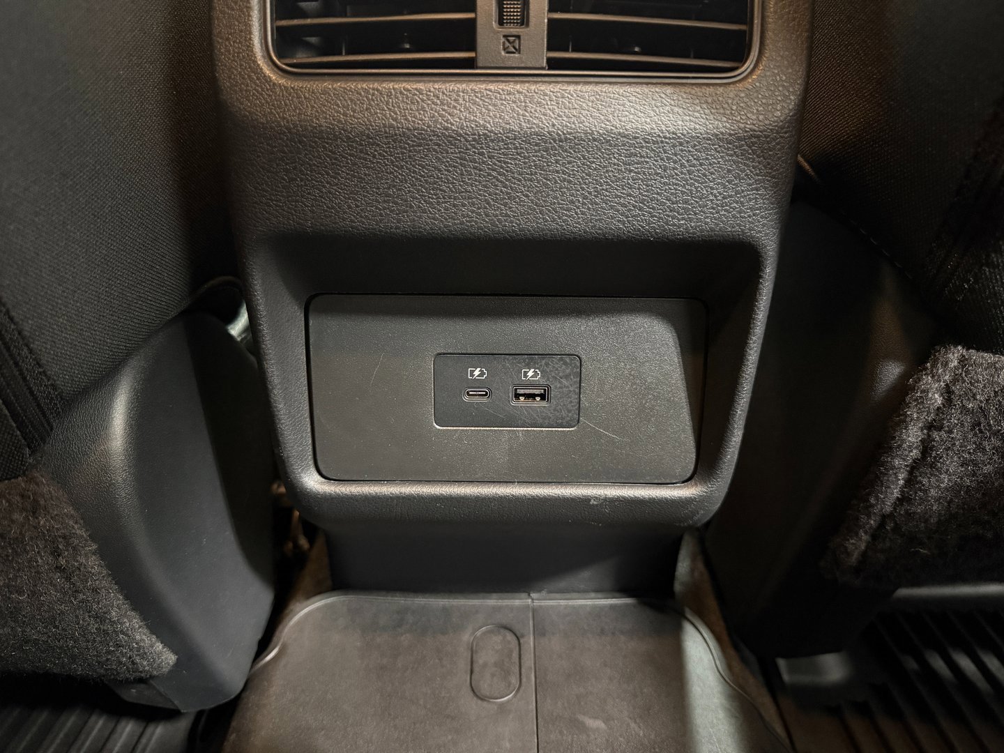 Used 2022 Nissan Rogue SV image 38