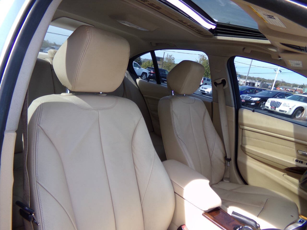 Used 2013 BMW 328i xDrive Sedan AWD/4WD image 28