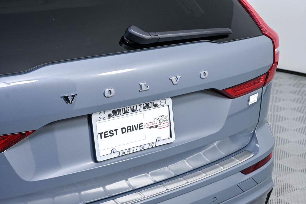 Certified 2024 Volvo XC60 T8 Plus w/ Protection Package Premier AWD/4WD image 38