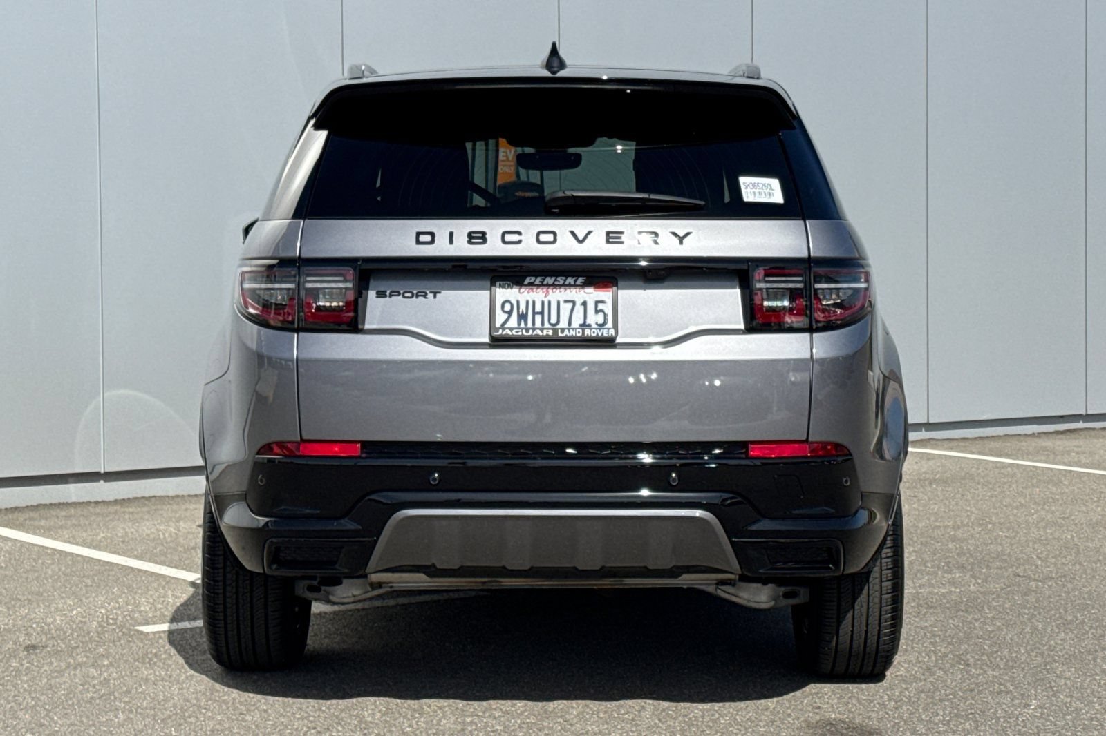 Certified 2025 Land Rover Discovery Sport Dynamic SE AWD/4WD image 4