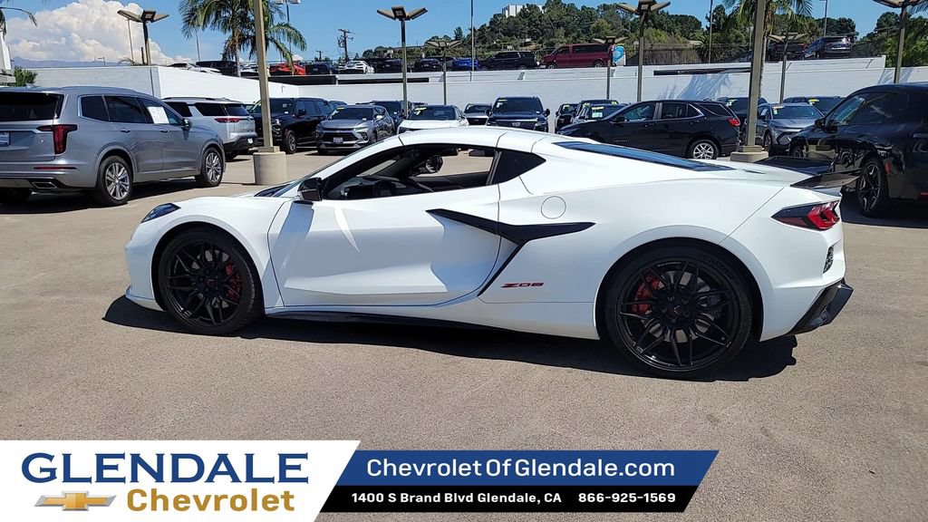 Used 2025 Chevrolet Corvette Z06 RWD image 6